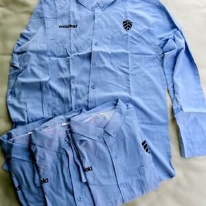 Men’s Light Blue Long-Sleeve Shirt